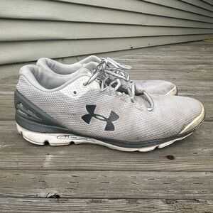 Under Armour Gray Athletic Shoes with Mesh Upper